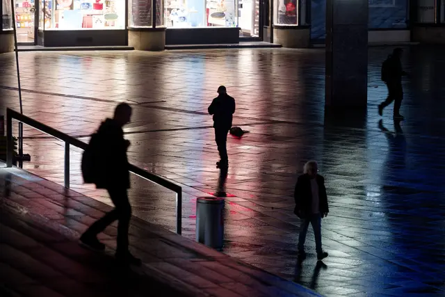 Nicht nur auf der Straße fühlen sich viele Frauen unsicher. (Symbolbild) | Foto: Henning Kaiser/dpa