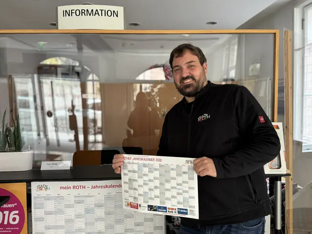 Der übersichtliche Kalender mit allen Terminen ist ein Muss für jeden Rother Haushalt. | Foto: Stadt Roth