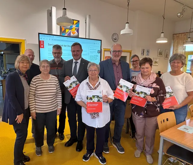 Jubiläumsfeier und Vorstellung des neuen Seniorenwegweisers im Rahmen einer kleinen Feierstunde des Seniorenbeirates Zirndorf. | Foto: Stadt Zirndorf