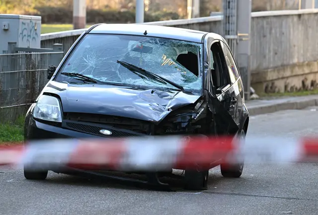 Bei der Tat in der Fußgängerzone in Mannheim wurden zwei Menschen getötet und 14 weitere verletzt.  | Foto: Boris Roessler/dpa