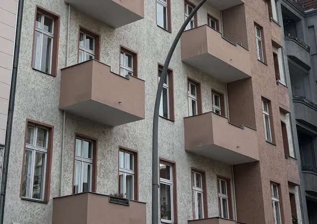 Durchsuchungen gab es nach Angaben der Staatsanwaltschaft an drei Anschriften. | Foto: Paul Zinken/dpa