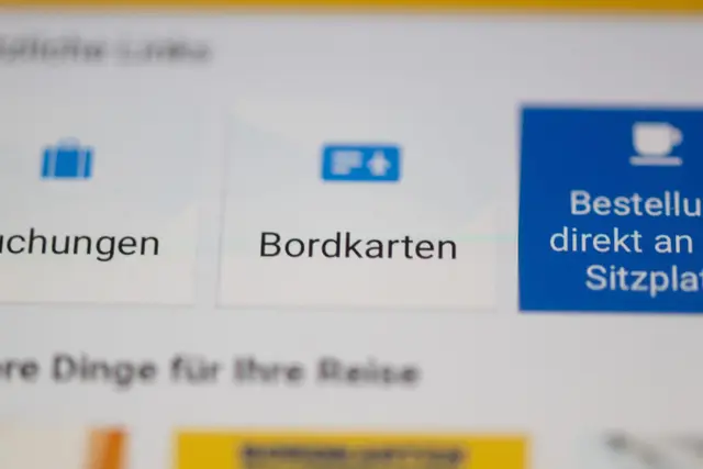Ohne Papier an Bord: Ryanair will es erzwingen. | Foto: Sebastian Kahnert/dpa (Symbolbild)