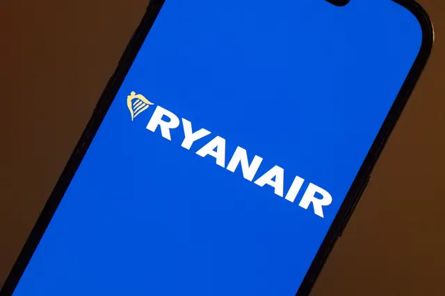 Ryanair will Bordkarten (fast) nur noch über die hauseigene App ausgeben. | Foto: Sebastian Kahnert/dpa (Symbolbild)