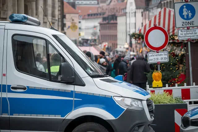 Bayerns Städte haben für die Weihnachtsmärkte Sicherheitskonzepte erarbeitet. (Archivbild)
 | Foto: Daniel Vogl/dpa