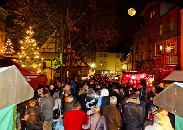 Die »Fürther Altstadtweihnacht« wird seit 1980 jährlich auf dem Waagplatz, in der Waagstraße und in der Freibank abgehalten. | Foto: Altstadtverein Fürth/Herbert Regel