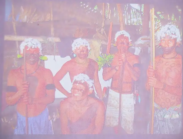 Die Yanomami im Festschmuck | Foto: E.Link