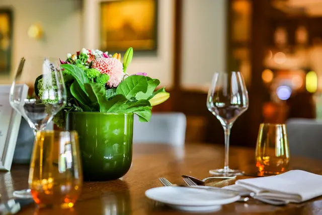 Die Mehrwertsteuer in der Gastronomie soll sinken. | Foto: Christoph Reichwein/dpa (Symbolbild)