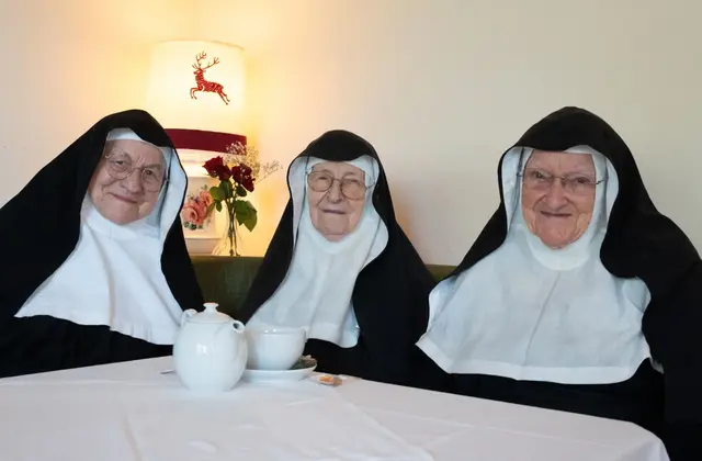Schwester Rita, Schwester Regina und Schwester Bernadette wollen das Angebot der Kirche nicht annehmen. | Foto: © Noah Hatz/dpa (Archiv)