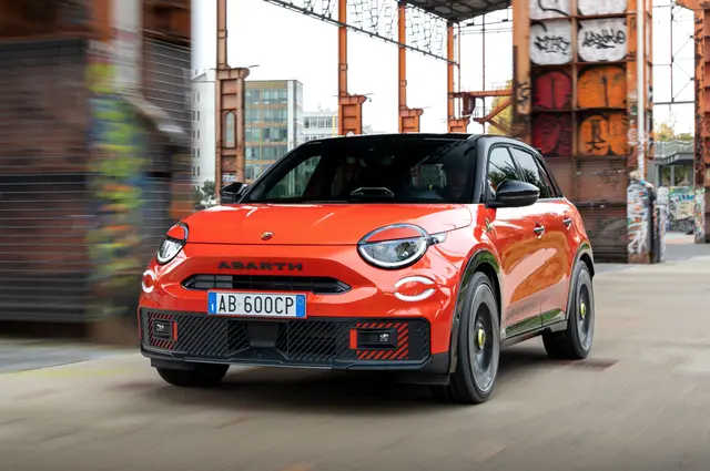 Abarth 600e Competizione. | Foto: Stellantis via Autoren-Union Mobilität
