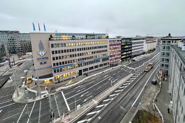 Ab Dienstag, 9. Dezember 2025, gehört ein weiteres Baustellenhindernis der Vergangenheit an: Die Sulzbacher Straße am Rathenauplatz kann dann wieder befahren werden. | Foto: André Winkel / Stadt Nürnberg