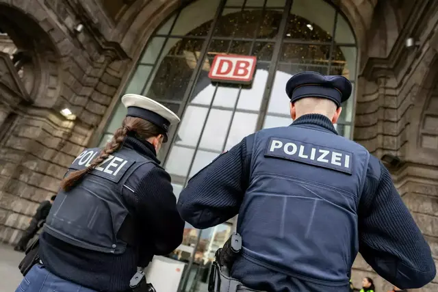 Sicherheitskonzept rund um Hauptbahnhof .  | Foto: Daniel Karmann/dpa