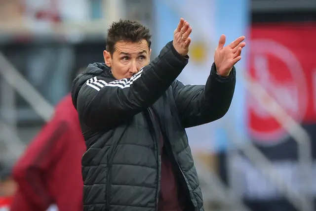 Ungewisse Zukunft beim Club: Trainer Klose. (Archivbild) | Foto: Daniel Karmann/dpa