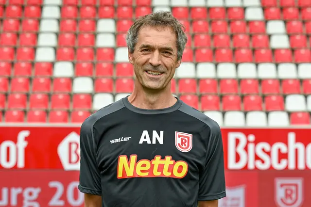 Der Teamarzt des Fußball-Drittligisten bekommt einen FIFA-Preis. | Foto: Armin Weigel/dpa