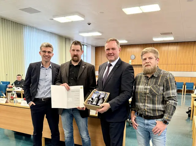 (v.l.n.r.): Markus Sommerhäuser, Abteilungsleitung Bau- und Umweltangelegenheiten Landratsamt Fürth, Alexander Meier, ehrenamtlicher Biberberater im Landkreis Fürth, Landrat Bernd Obst und Stefan Koch, Naturschutz- und Artenschutzrecht Landratsamt Fürth. | Foto: Landkreis Fürth