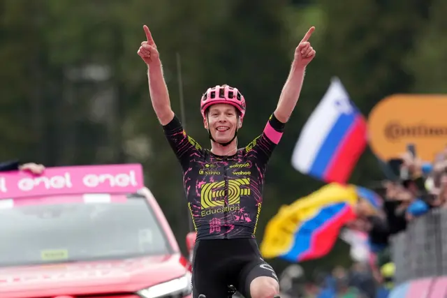 Größter Karriereerfolg: Georg Steinhauser bejubelt seinen Etappensieg beim Giro. | Foto: Gian Mattia D'Alberto/LaPresse/AP/dpa