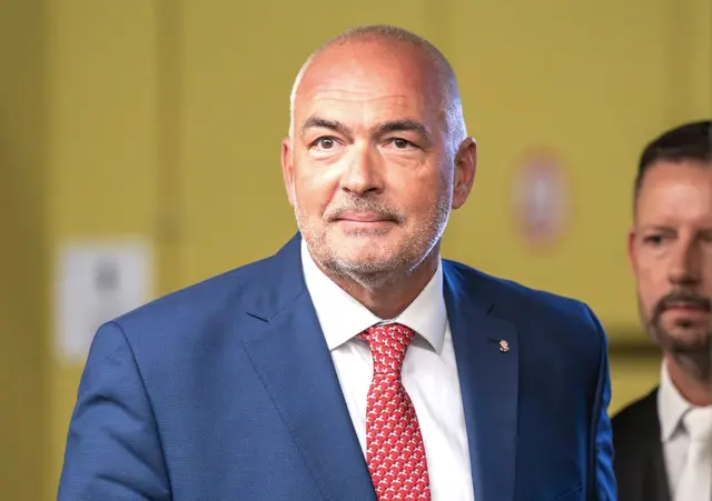 Fischer muss sich wegen des Vorwurfs der Bestechlichkeit vor dem Oberlandesgericht verantworten. | Foto: © Peter Kneffel/dpa (Archivbild)