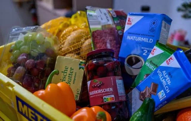 Einige Lebensmittel sind derzeit deutlich günstiger als Ende 2024. (Symbolbild) | Foto: Hendrik Schmidt/dpa