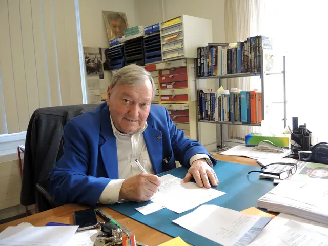 Er brannte bis ins hohe Alter für alles Unerklärliche.  | Foto: picture alliance / dpa (Archivbild)