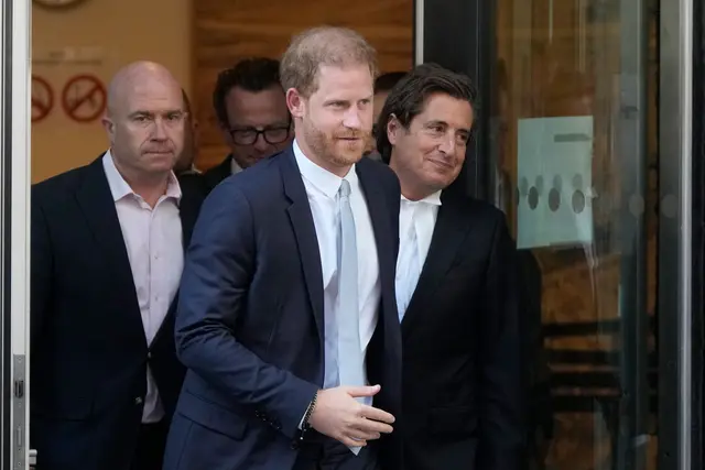 Prinz Harry sagte bereits bei seiner Klage gegen den Verlag des «Daily Mirror» als Zeuge vor Gericht aus.  | Foto: Frank Augstein/AP/dpa (Archivbild)