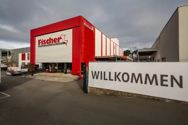 Die Neueröffnung nach dem Umbau ist ein voller Erfolg. | Foto: Polstermöbel FISCHER