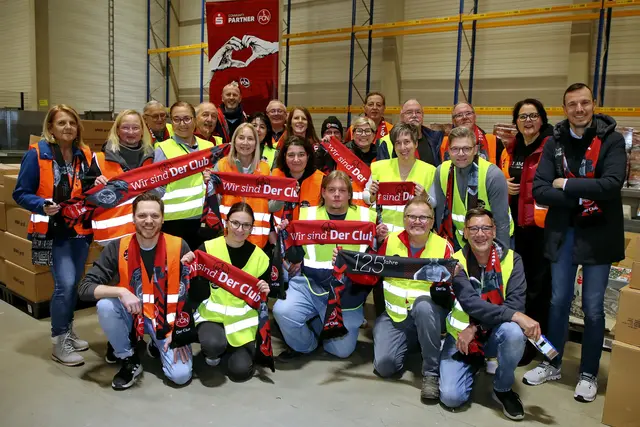 Foto: Jürgen Friedrich. Die große Charity-Aktion vom 1. FCN, Lebkuchen-Schmidt, Sparkasse Nürnberg und Umzüge Selisch.