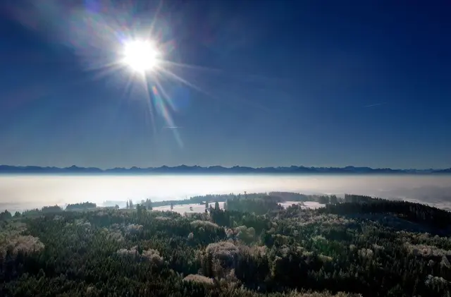 In den nächsten Tagen strahlt häufig die Sonne am bayerischen Himmel. (Archivbild) | Foto: Karl-Josef Hildenbrand/dpa