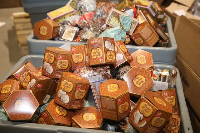 Foto: Jürgen Friedrich. Die große Charity-Aktion vom 1. FCN, Lebkuchen-Schmidt, Sparkasse Nürnberg und Umzüge Selisch.