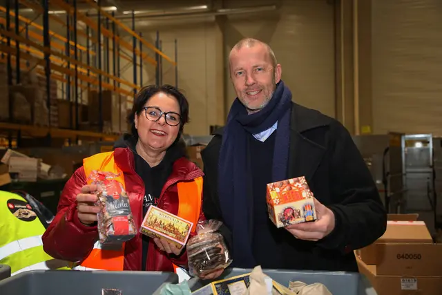 Beate Treffkorn, Kommunikation Sparkasse Nürnberg, und Club Vorstand Niels Rossow. | Foto: Jürgen Friedrich