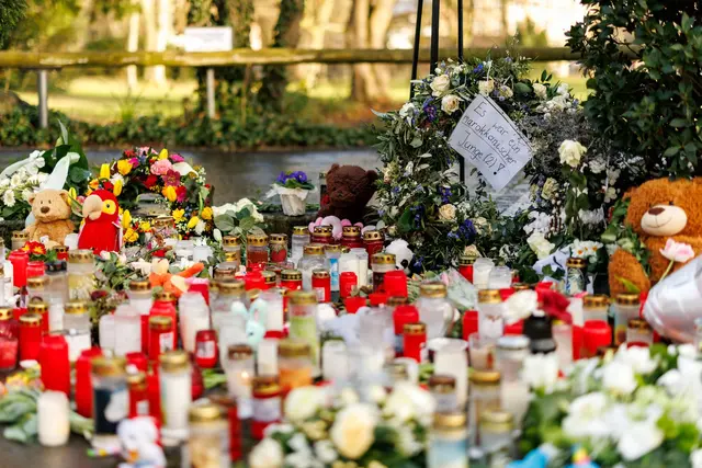 Der Messerangriff in Aschaffenburg vor einem Jahr löste in Deutschland Empörung und eine Debatte über Migrationspolitik aus. (Archivbild) | Foto: Daniel Karmann/dpa