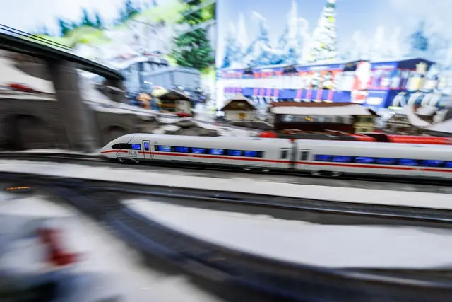 Simba Dickie schnappt sich einen Konkurrenten in den USA. (Archivbild) | Foto: Daniel Karmann/dpa