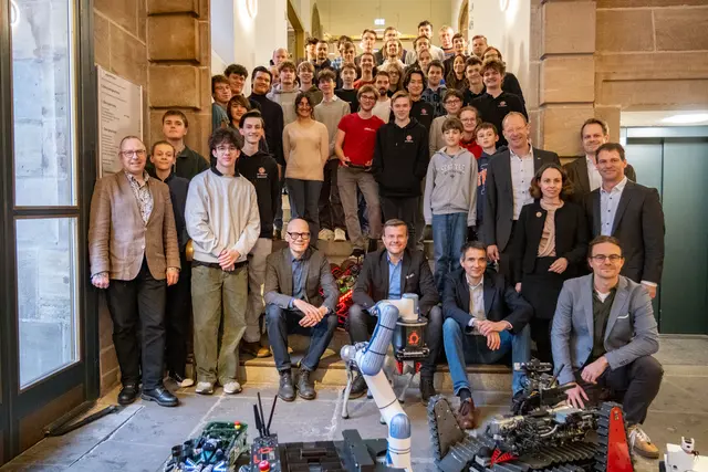 Empfang der regionalen Schüler- und Studententeams in der Ehrenhalle des Rathauses Wolffscher Bau anlässlich des RoboCup 2027 in Nürnberg. | Foto: Matthias Wiedmann / Technische Hochschule Nürnberg Georg Simon Ohm
