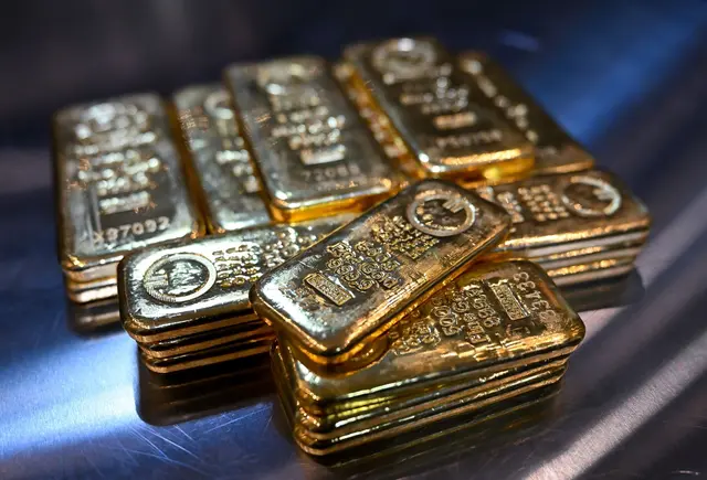 Der Goldpreis ist rasant gestiegen - und mit der Politik von Trump die Sorgen um die Sicherheit. | Foto: Sven Hoppe/dpa/dpa-tmn
