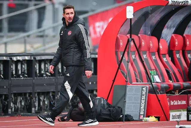 Trainer Miroslav Klose hofft auf einen Erfolg in Paderborn. (Archivbild) | Foto: Daniel Karmann/dpa
