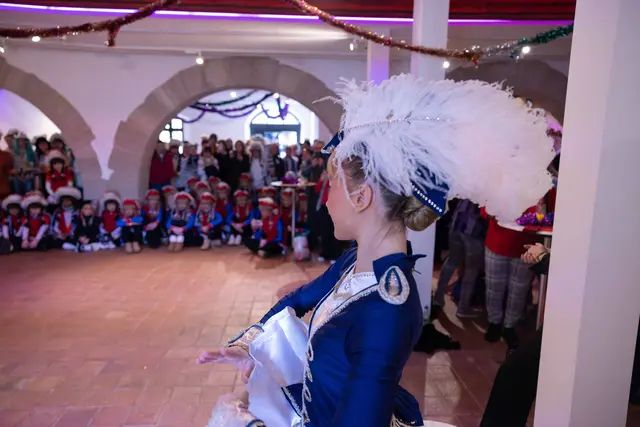 Die Garde des RCV tanzt auch in den Ratsstuben. | Foto: Guntram Rudolf