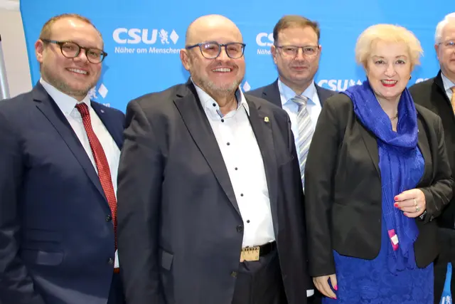 v.l.: Max Ammon, Stadtrat und Bürgermeisterkandidat in Fürth, Thomas Blösel, Unternehmer, Dietmar Helm, Bürgermeister Fürth und Petra Guttenberger, MdL. | Foto: Jürgen Friedrich