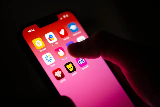 Der klassische Heirats- und Liebesschwindler war Einzeltäter. Heute arbeitet die kriminelle Branche in industriellem Maßstab. (Symbolbild) | Foto: Sina Schuldt/dpa/dpa-tmn