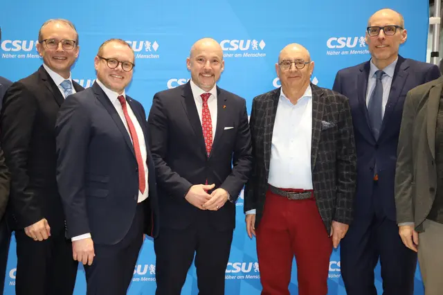 v.l.: Tobias Winkler, MdB, Max Ammon, Stadtrat und Bürgermeisterkandidat in Fürth, Alexander Hoffmann, Vorsitzender der CSU‑Landesgruppe im Deutschen Bundestag, Wilhelm Graf, Geschäftsführer Feser-Graf und Christian Wenning, CSU-Kreisvorsitzender. | Foto: Jürgen Friedrich