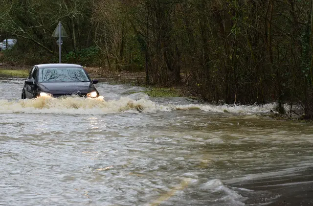 Verkehrsbeeinträchtigungen durch Hochwasser. (Symbolfoto) | Foto: paulbriden/stock.adobe.com