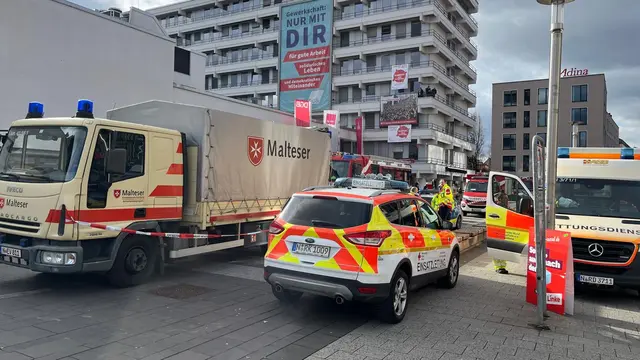 Eine verdächtige Substanz in einem Brief im Gewerkschaftsgebäude am Nürnberger Kornmarkt löste am Mittwochvormittag (18.02.2026) einen größeren Einsatz von Polizei und Feuerwehr aus.  | Foto: Nürnberger Hilfsorganisationen / SanEL