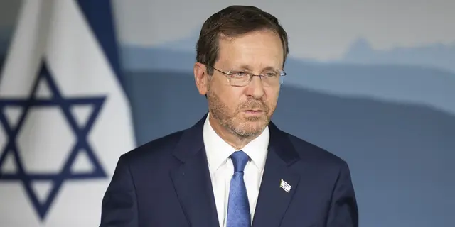 Israels Präsident Herzog hofft auf einen Machtwechsel im Iran.
 | Foto: Peter Klaunzer/Keystone/dpa