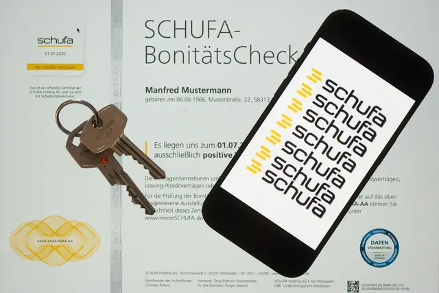 Die Berechnungen der Schufa sind für Banken, Onlinehändler, Mobilfunkanbieter, Autohäuser und Energielieferanten ein wichtiger Maßstab, wenn es um Verträge oder Kredite geht. | Foto: Sebastian Kahnert/dpa (Symbolbild)