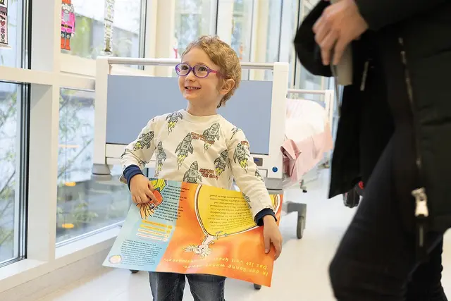 Bei einem Kontrolltermin in der onkologischen Tagesklinik der Kinder- und Jugendklinik des Uniklinikums Erlangen ist Felix kaum zu bremsen. Vor der erfolgreichen Knochenmarktransplantation wäre das undenkbar gewesen. Foto:  | Foto: Magdalena Högner/Uniklinikum Erlangen