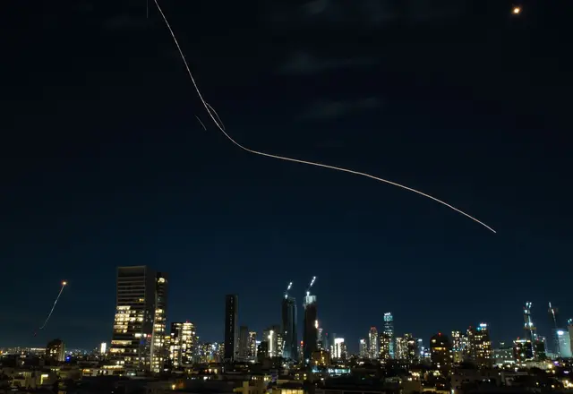 Israel fing eine Rakete der Hisbollah ab.

 | Foto: Chen Junqing/XinHua/dpa