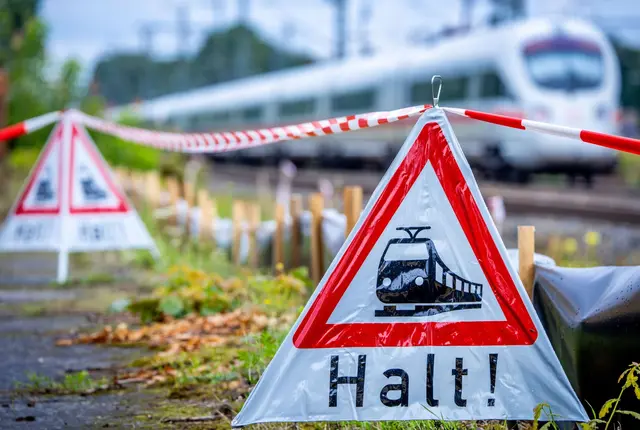 ie Bahnstrecke zwischen Nürnberg und Bamberg wurde gesperrt. (Symbolbild) | Foto: Jens Büttner/dpa
