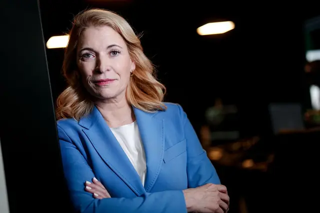 Bahnchefin Evelyn Palla verspricht Fahrgästen noch für dieses Jahr bessere Fahrgastinformationen.  | Foto: Kay Nietfeld/dpa (Archivbild)