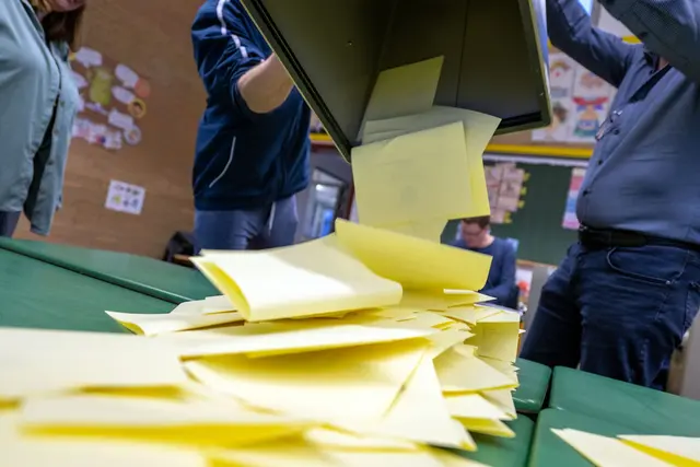 Vielerorts müssen die Wähler ein zweites Mal an die Urnen. | Foto: Pia Bayer/dpa (Symbolbild)