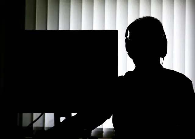 Die Sicherheitsbehörden sollen für bestimmte Zwecke Daten mit Hilfe von Künstlicher Intelligenz auswerten dürfen. (Symbolbild) | Foto: Christian Charisius/dpa