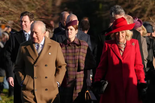 Weihnachten feierten die beiden im vergangenen Jahr noch traditionell an der Seite der Königsfamilie in Sandringham.  | Foto: Jon Super/AP/dpa (Archivbild)