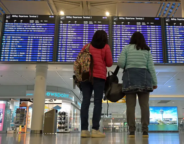 Trotz Piloten-Streik: Es heben auch noch Flugzeuge ab. | Foto: Malin Wunderlich/dpa