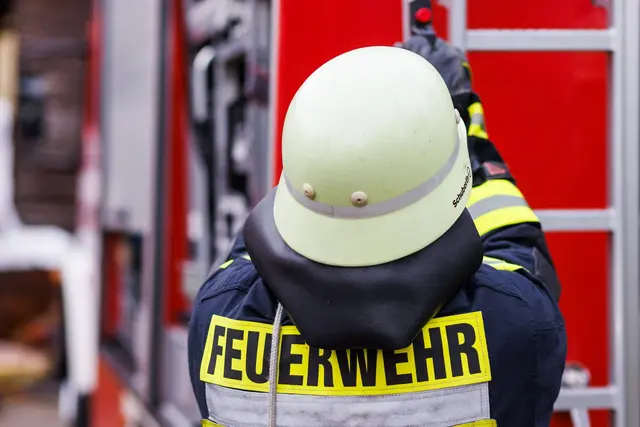Der Einsatz sollte am Abend beendet sein. | Foto: Philipp von Ditfurth/dpa